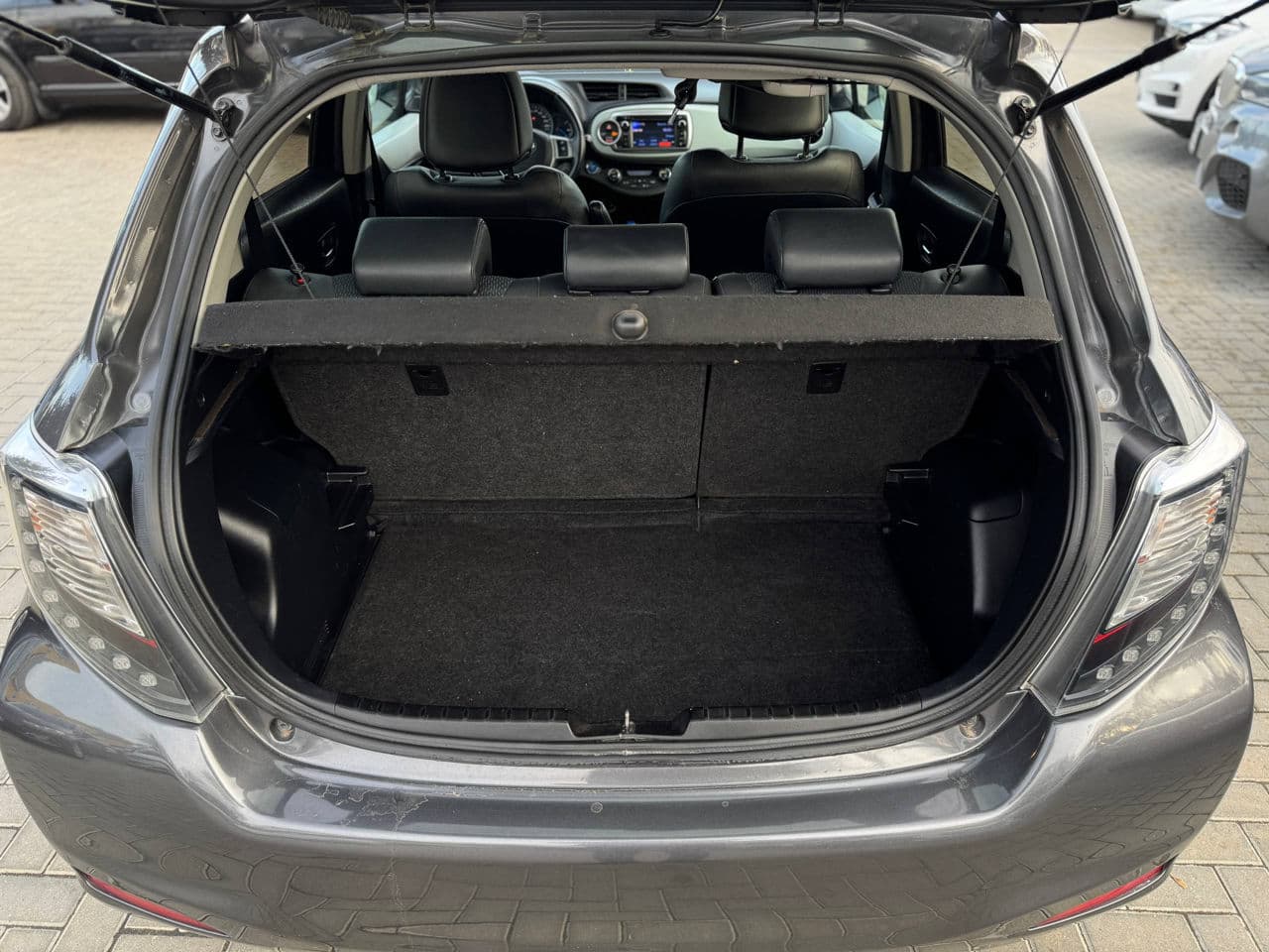 Toyota Yaris 2012 — Миниатюра 18