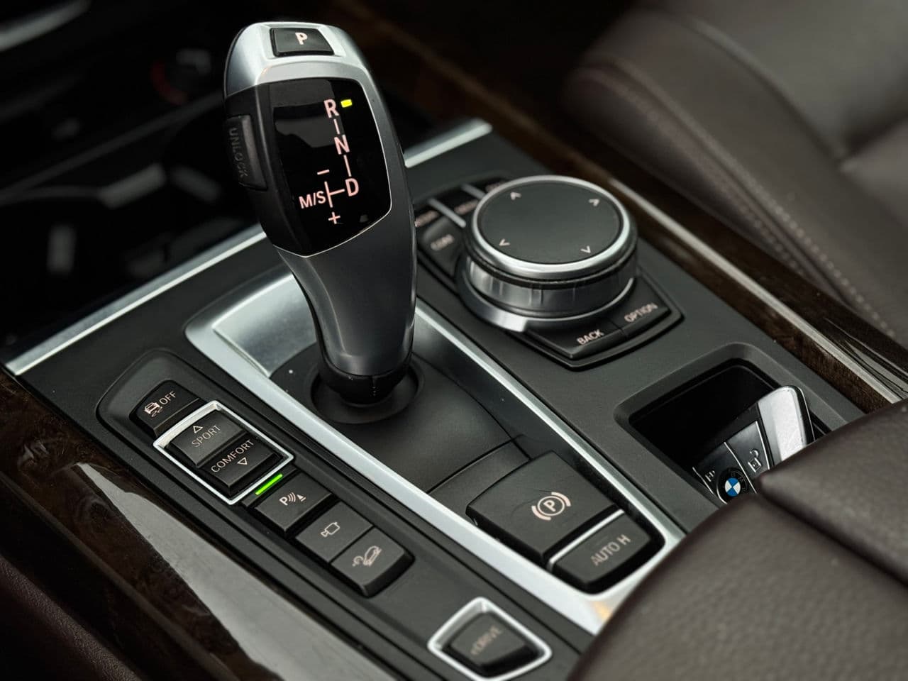 BMW X5 4.0e 2017 — Миниатюра 16