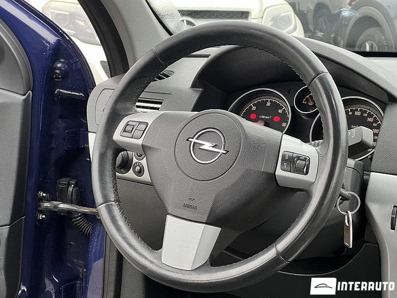 Opel Astra 2010 — Миниатюра 7
