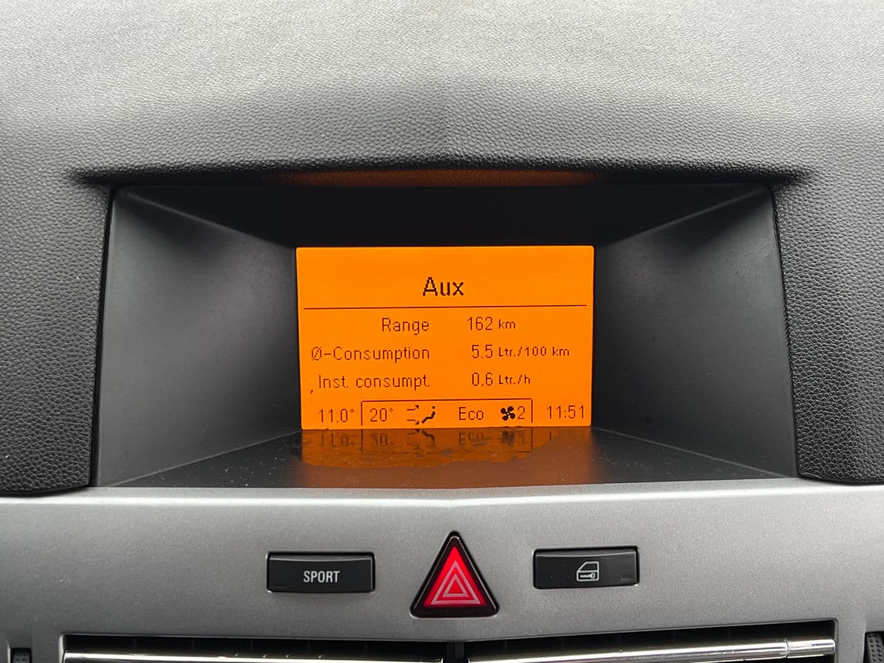 Opel Astra 2010 — Миниатюра 9