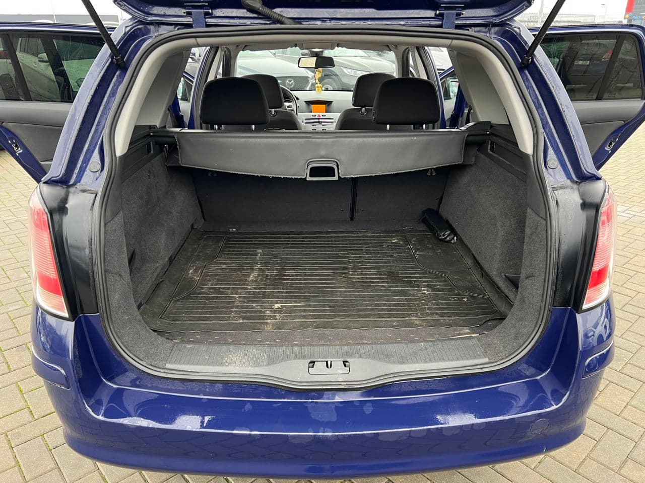 Opel Astra 2010 — Миниатюра 19