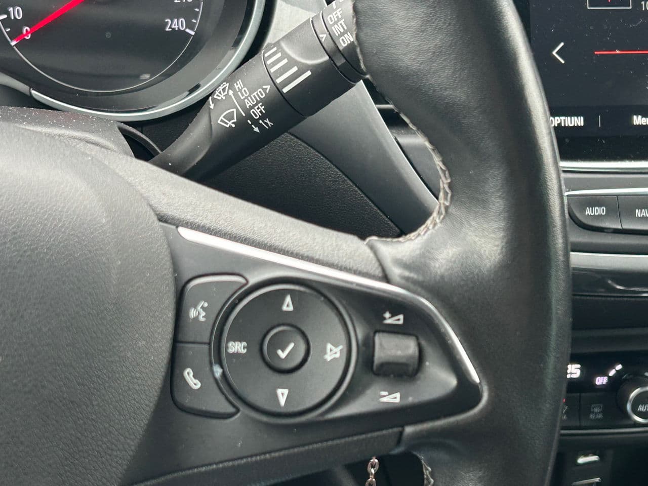 Opel Crossland X 2023 — Миниатюра 9