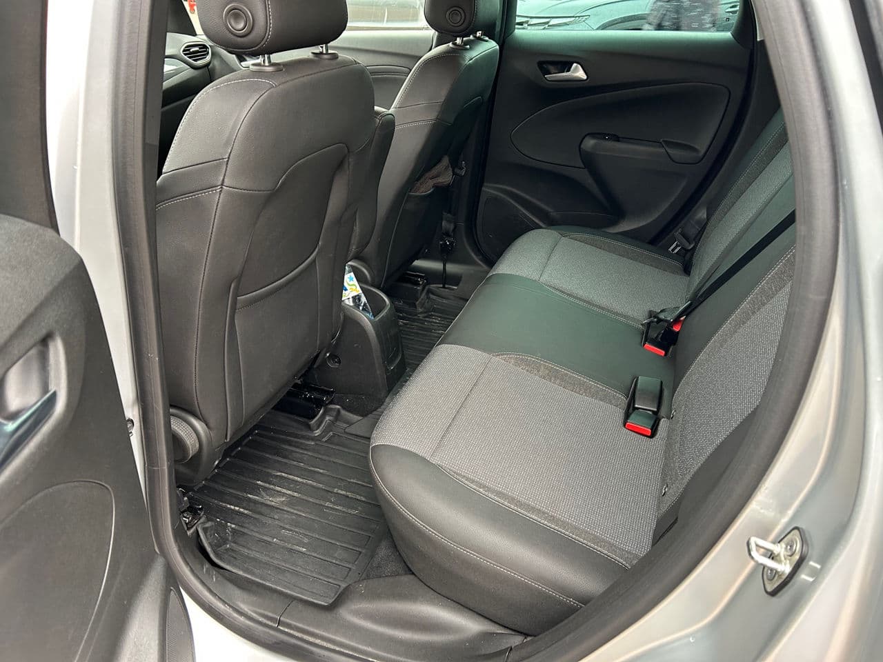 Opel Crossland X 2023 — Миниатюра 18