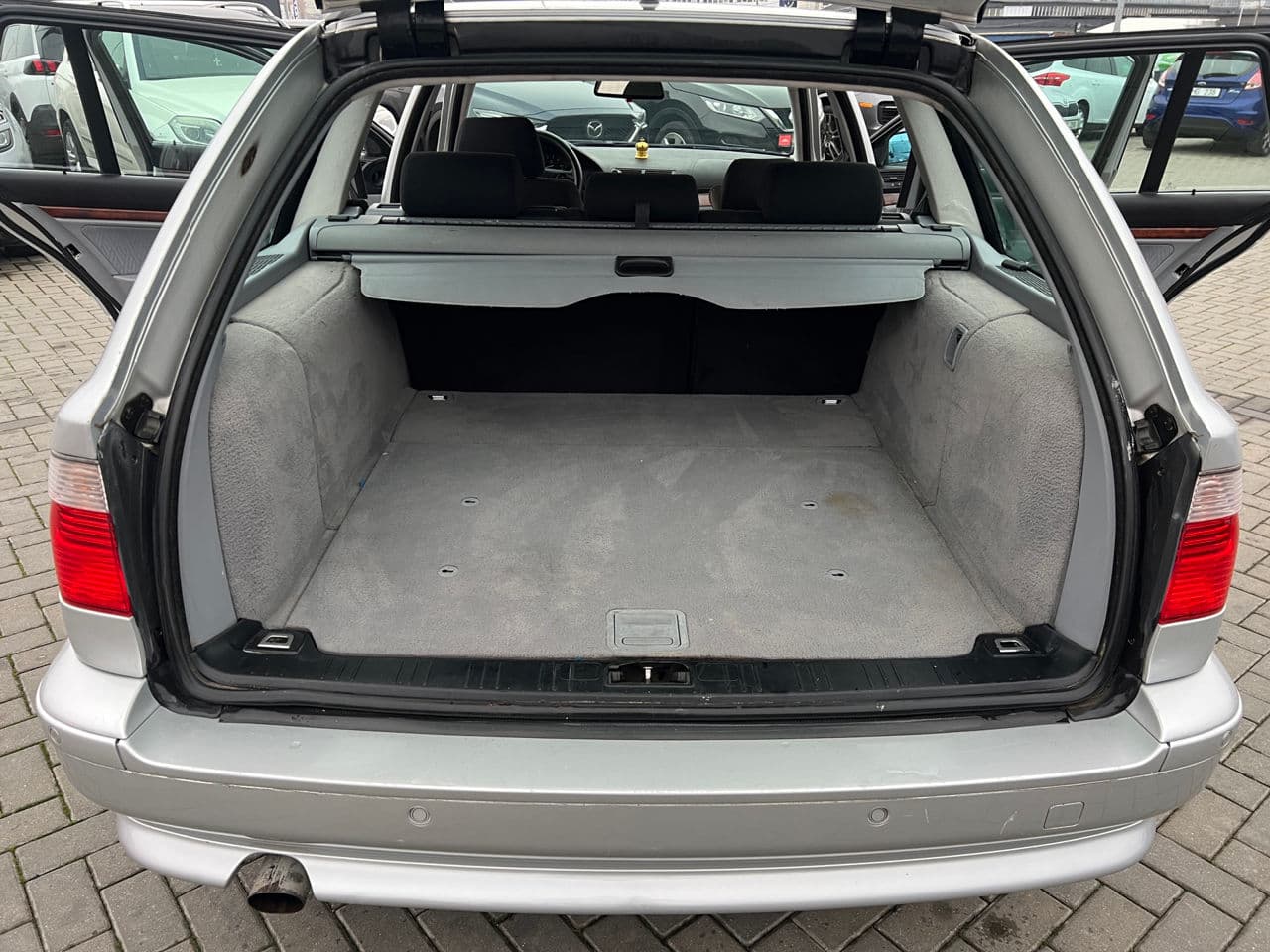 BMW 520 2003 — Миниатюра 18