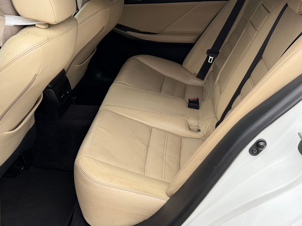 Lexus IS 300h 2014 — Миниатюра 18