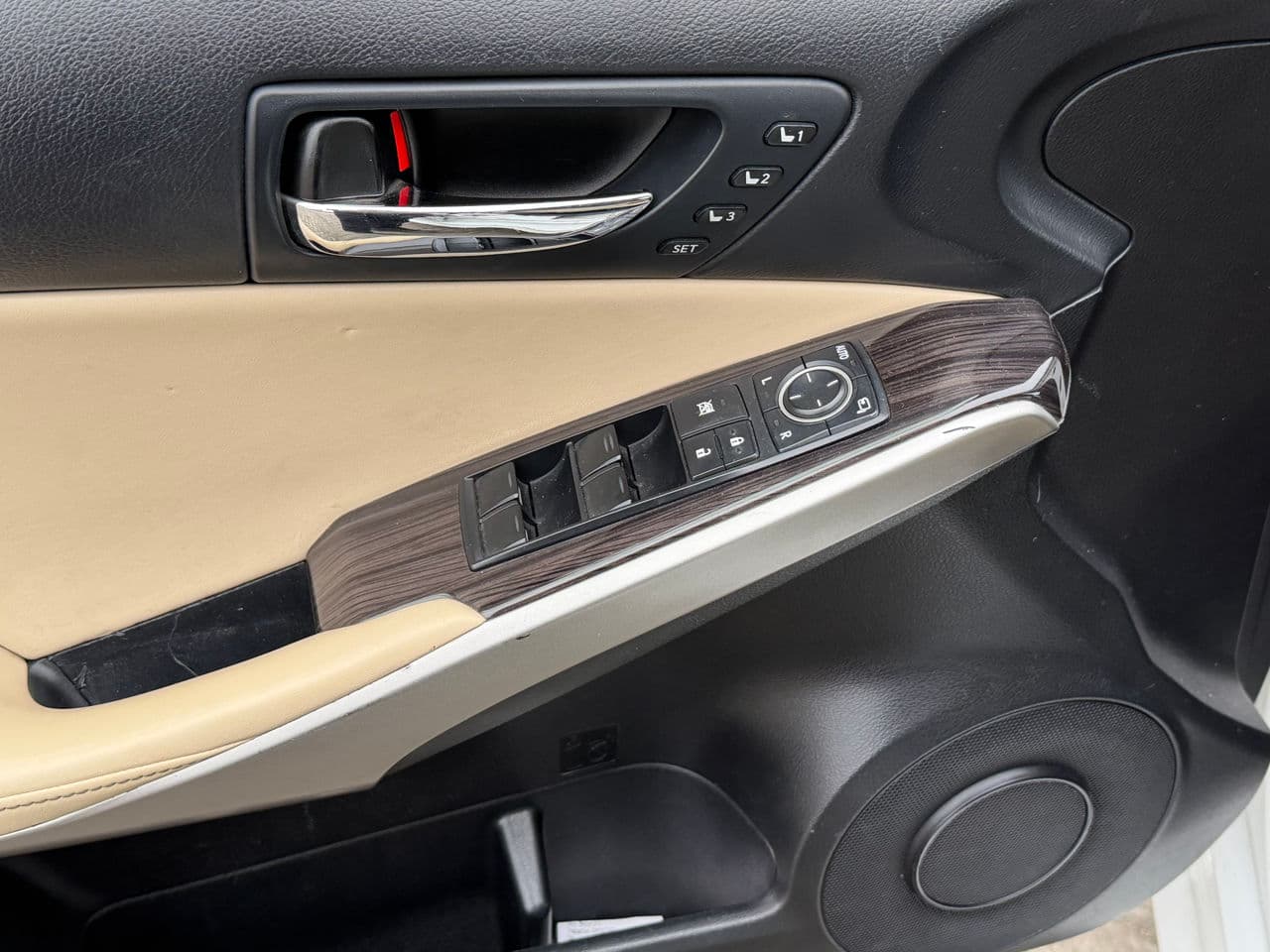 Lexus IS 300h 2014 — Миниатюра 9