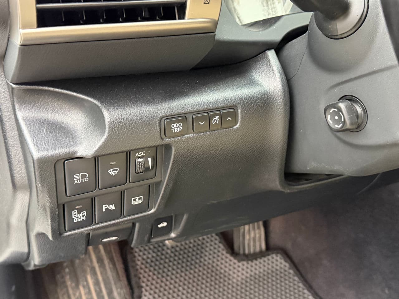 Lexus IS 300h 2014 — Миниатюра 12