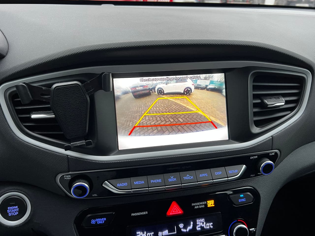 Hyundai Ioniq 2017 — Миниатюра 9