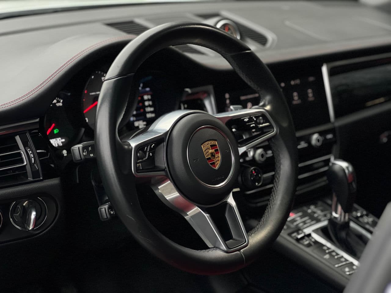 2020 Porsche Macan S — Miniatură 9