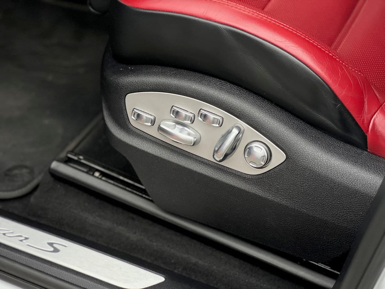 2020 Porsche Macan S — Miniatură 8