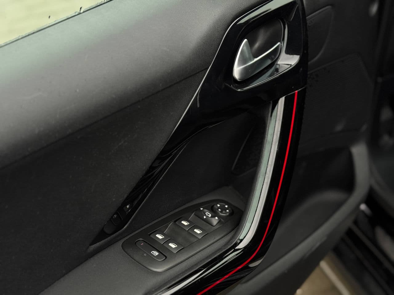 Peugeot 2008 2019 — Миниатюра 16