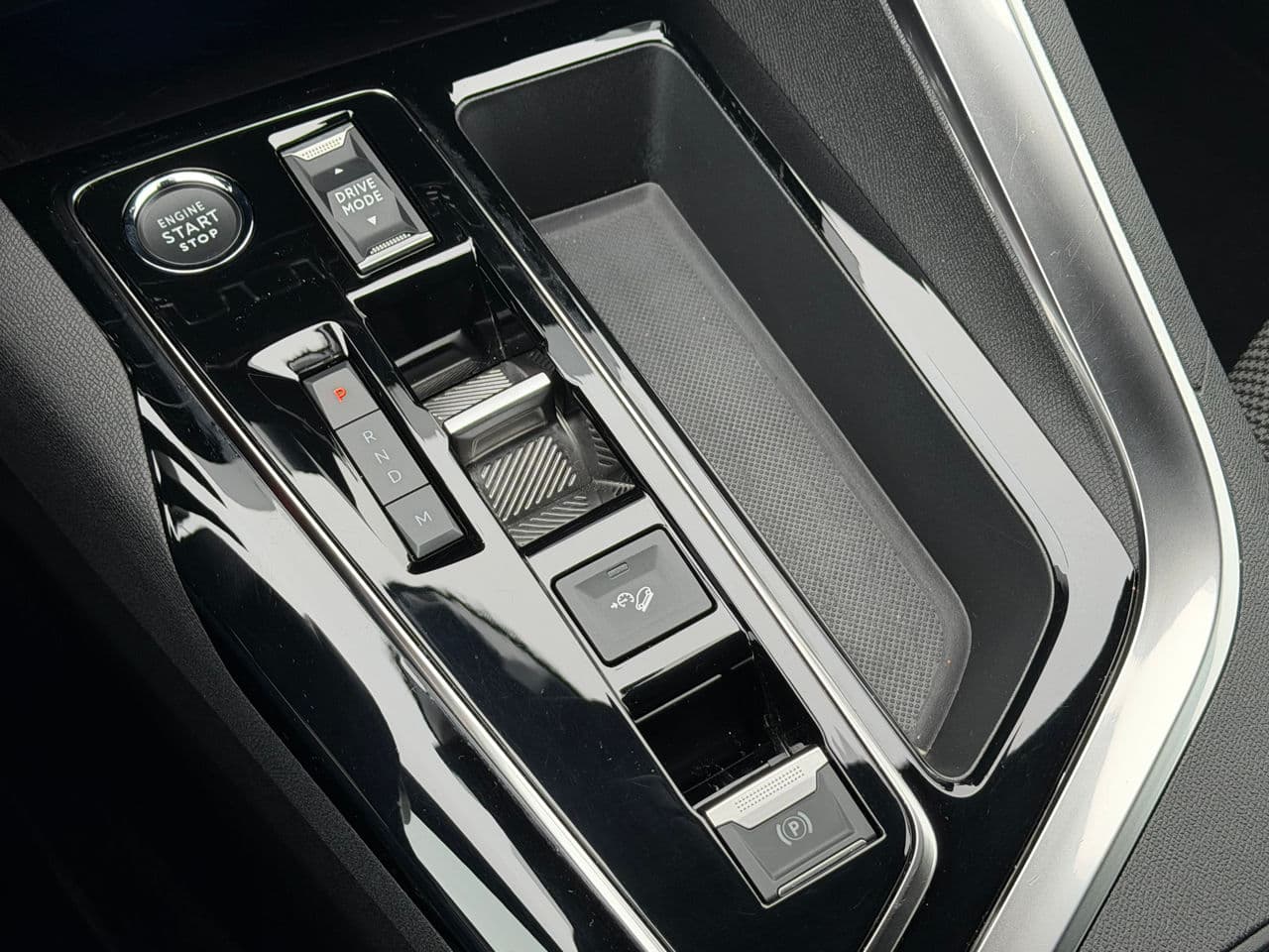 Peugeot 3008 2023 — Миниатюра 15