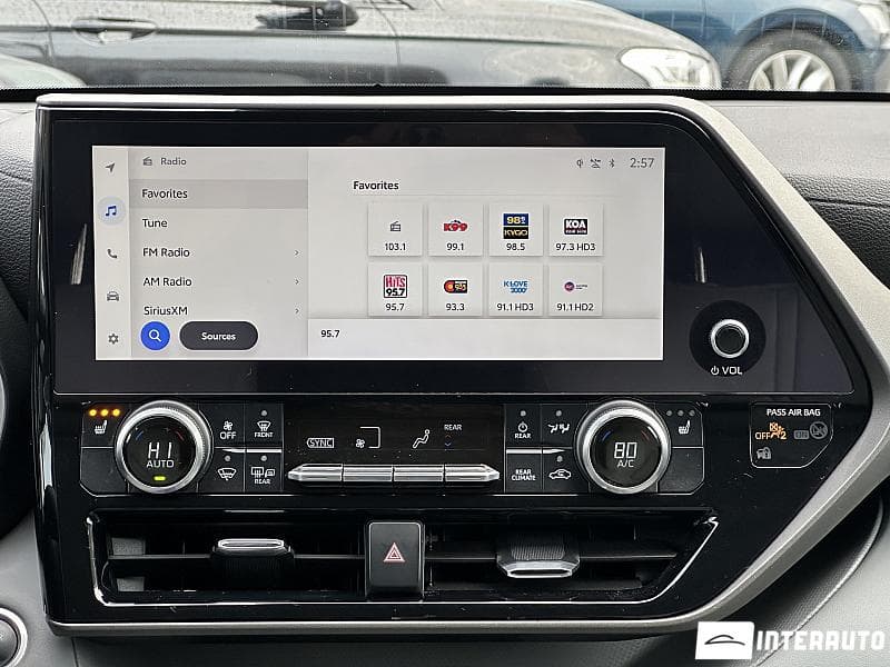 Toyota Highlander 2023 — Миниатюра 9