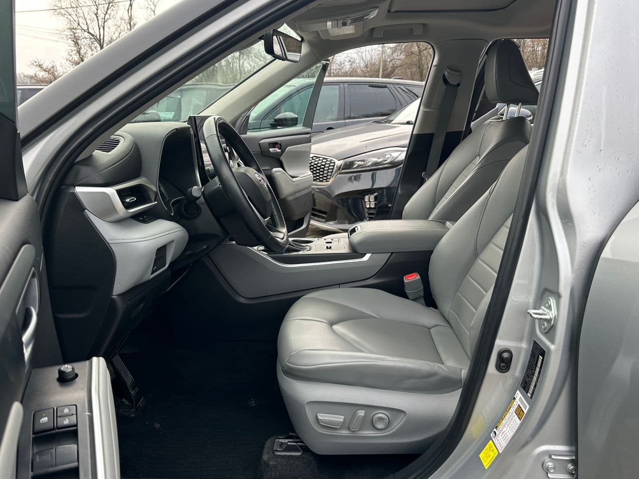 Toyota Highlander 2023 — Миниатюра 5