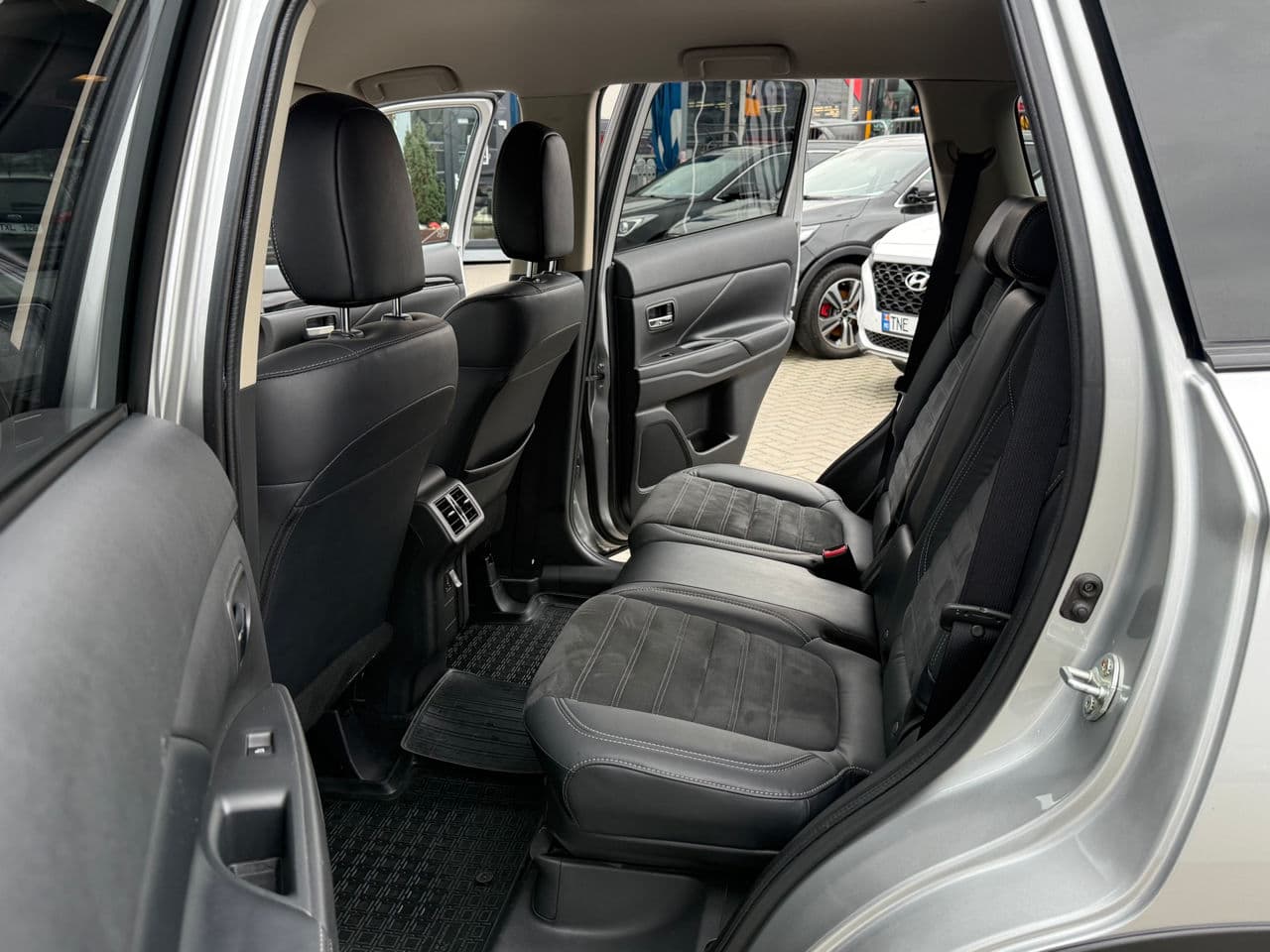 Mitsubishi Outlander 2021 — Миниатюра 14