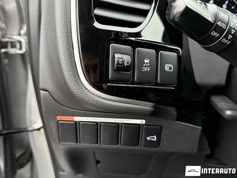 Mitsubishi Outlander 2021 — Миниатюра 20