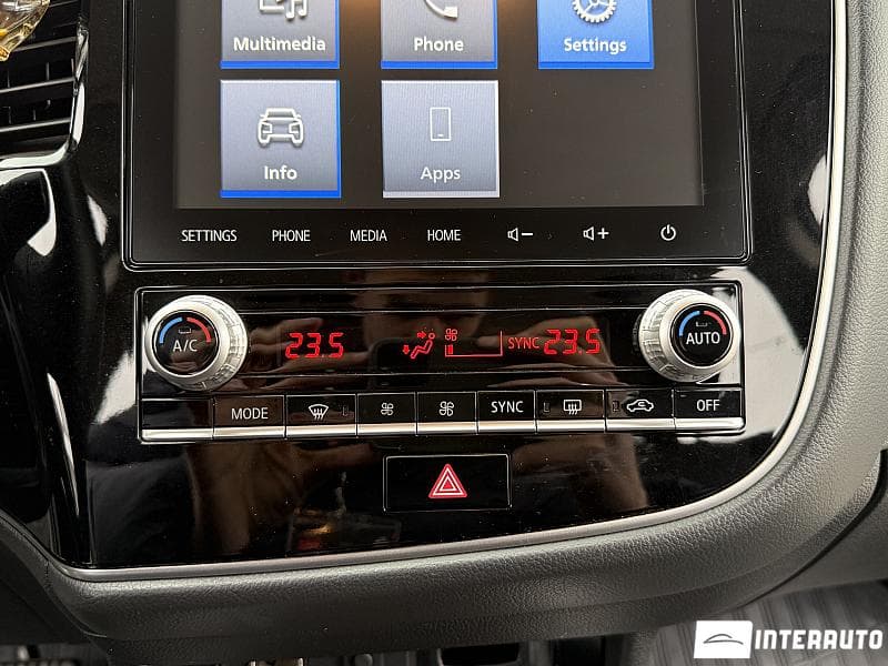 Mitsubishi Outlander 2021 — Миниатюра 11