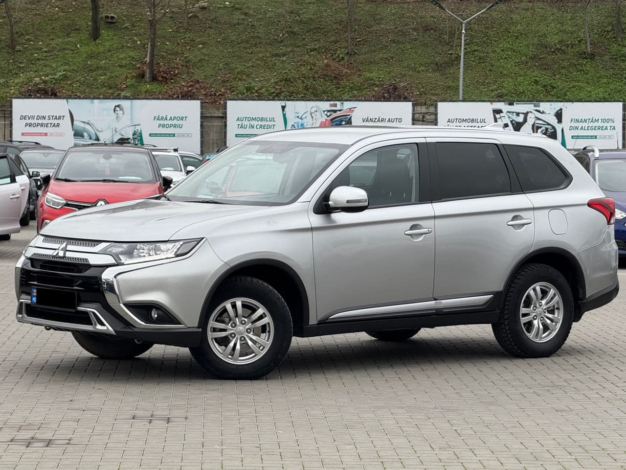 Mitsubishi Outlander 2021 — Миниатюра 2