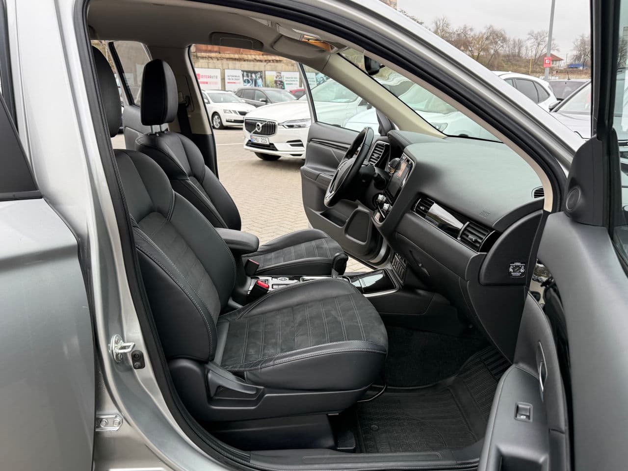 Mitsubishi Outlander 2021 — Миниатюра 16