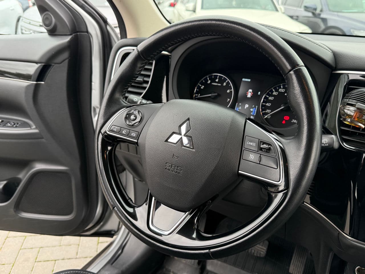 Mitsubishi Outlander 2021 — Миниатюра 7
