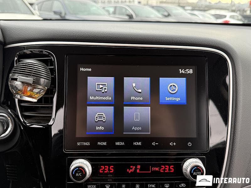 Mitsubishi Outlander 2021 — Миниатюра 9
