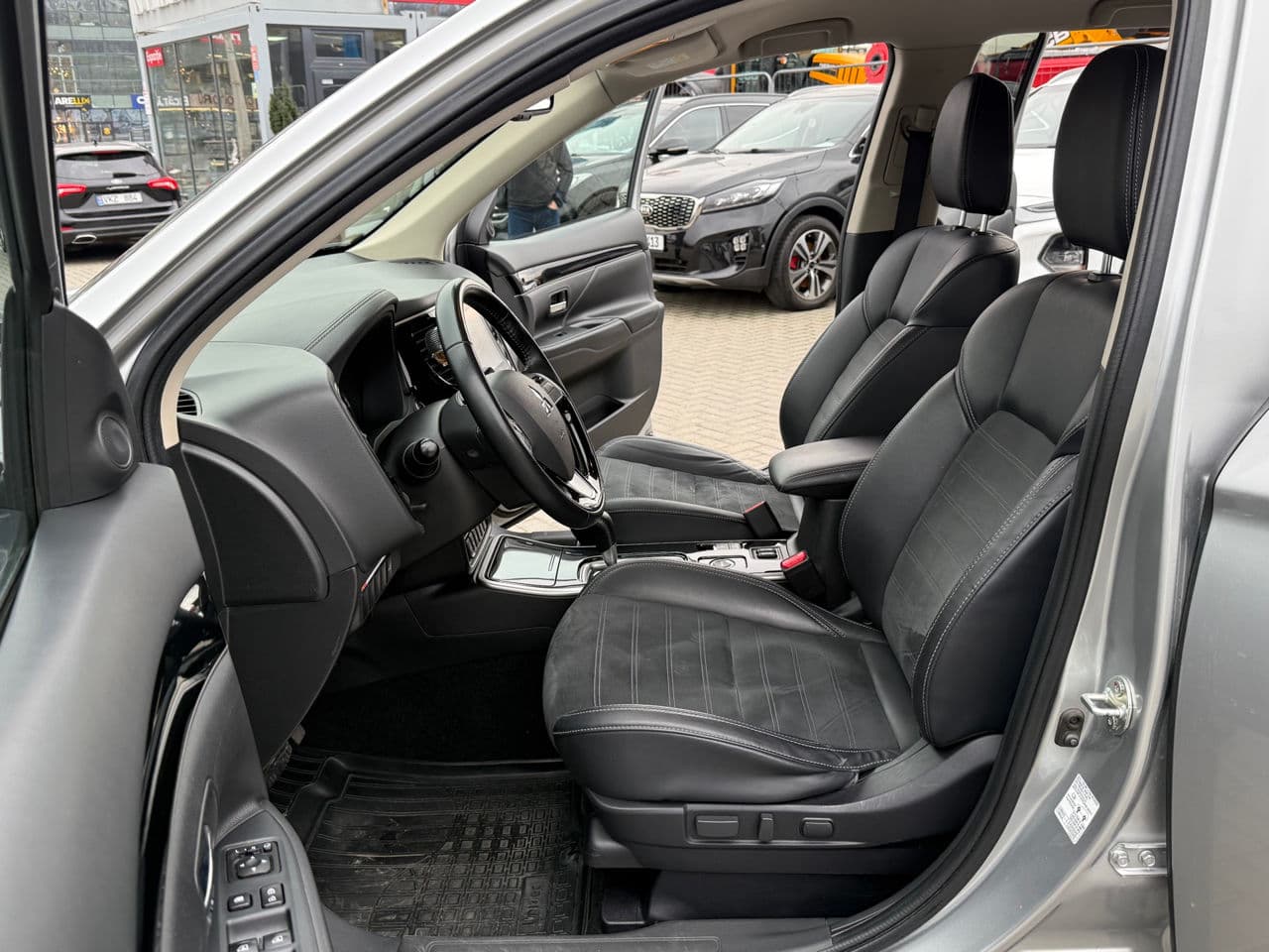 Mitsubishi Outlander 2021 — Миниатюра 5
