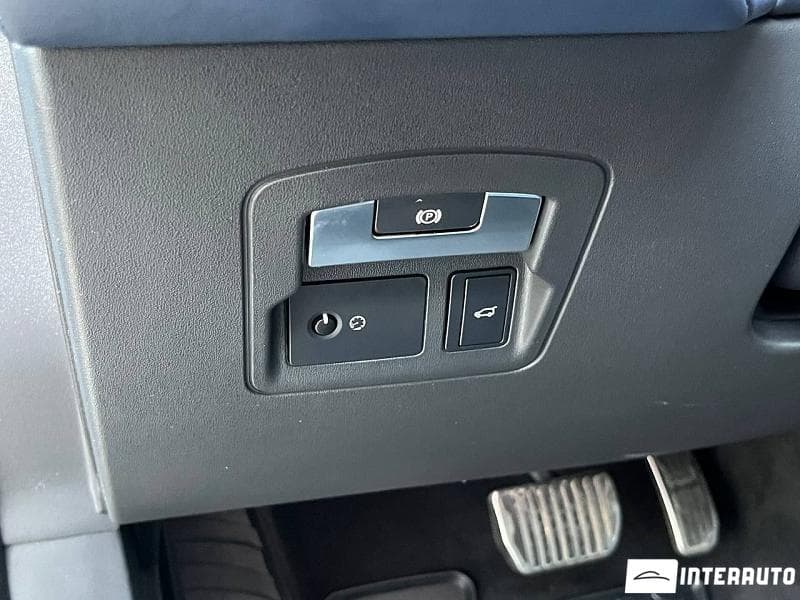 Land Rover Range Rover Velar 2018 — Миниатюра 19