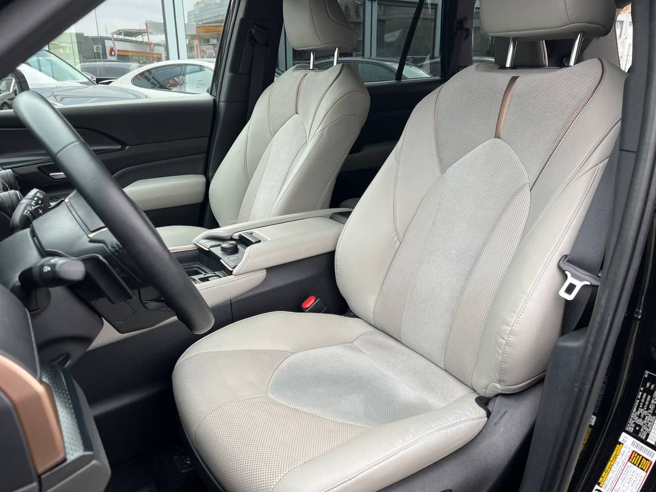 Toyota Grand Highlander 2023 — Миниатюра 8