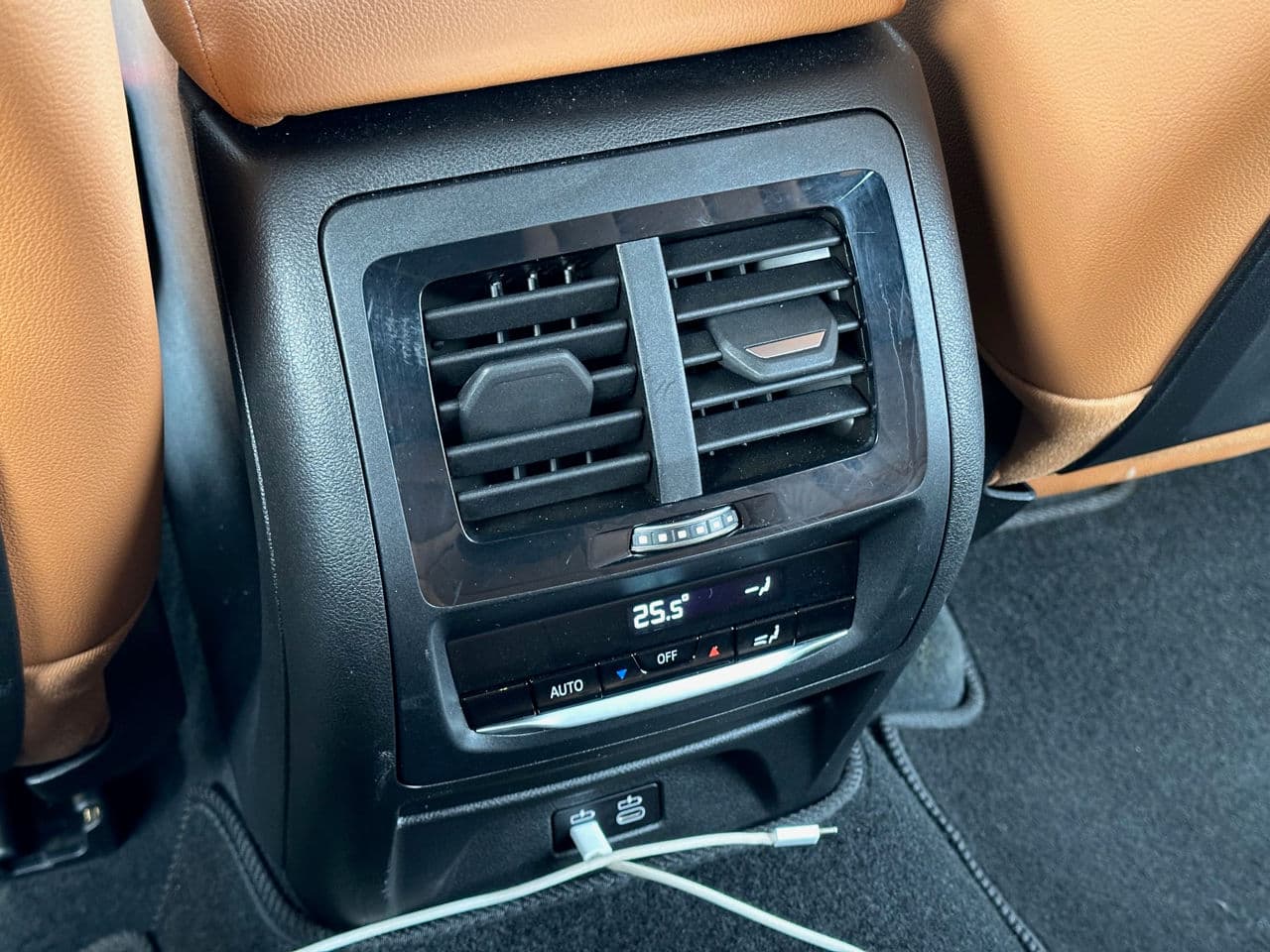 BMW X4 2.0D 2023 — Миниатюра 13