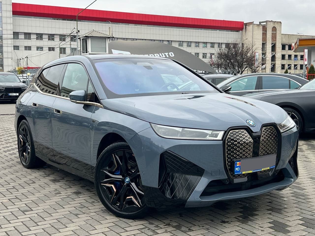 BMW iX M60 2024 — Миниатюра 3