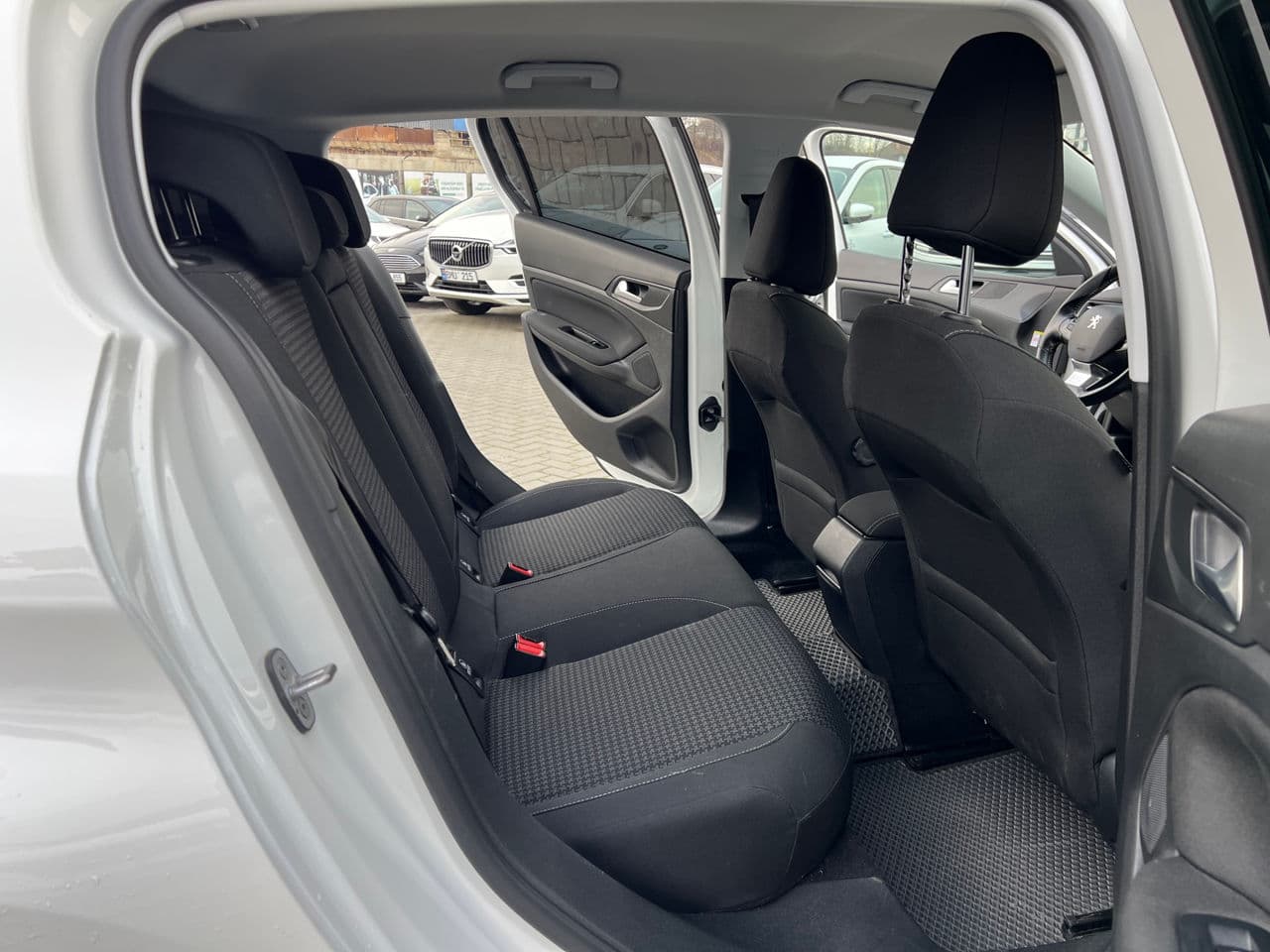 Peugeot 308 2019 — Миниатюра 13