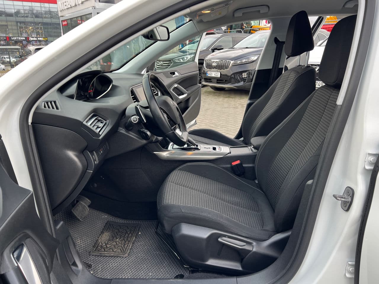 Peugeot 308 2019 — Миниатюра 5