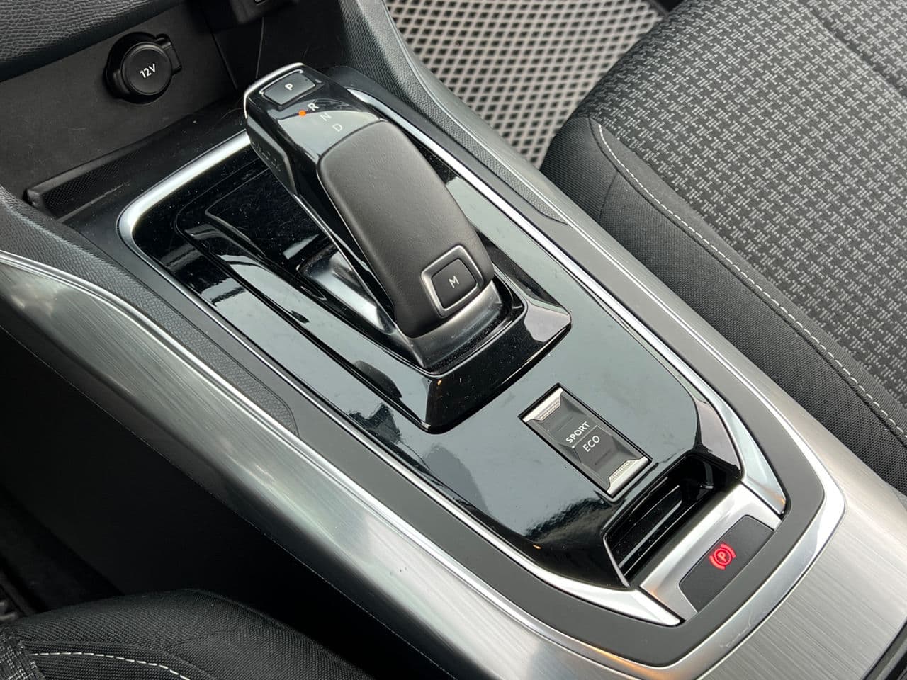 Peugeot 308 2019 — Миниатюра 11