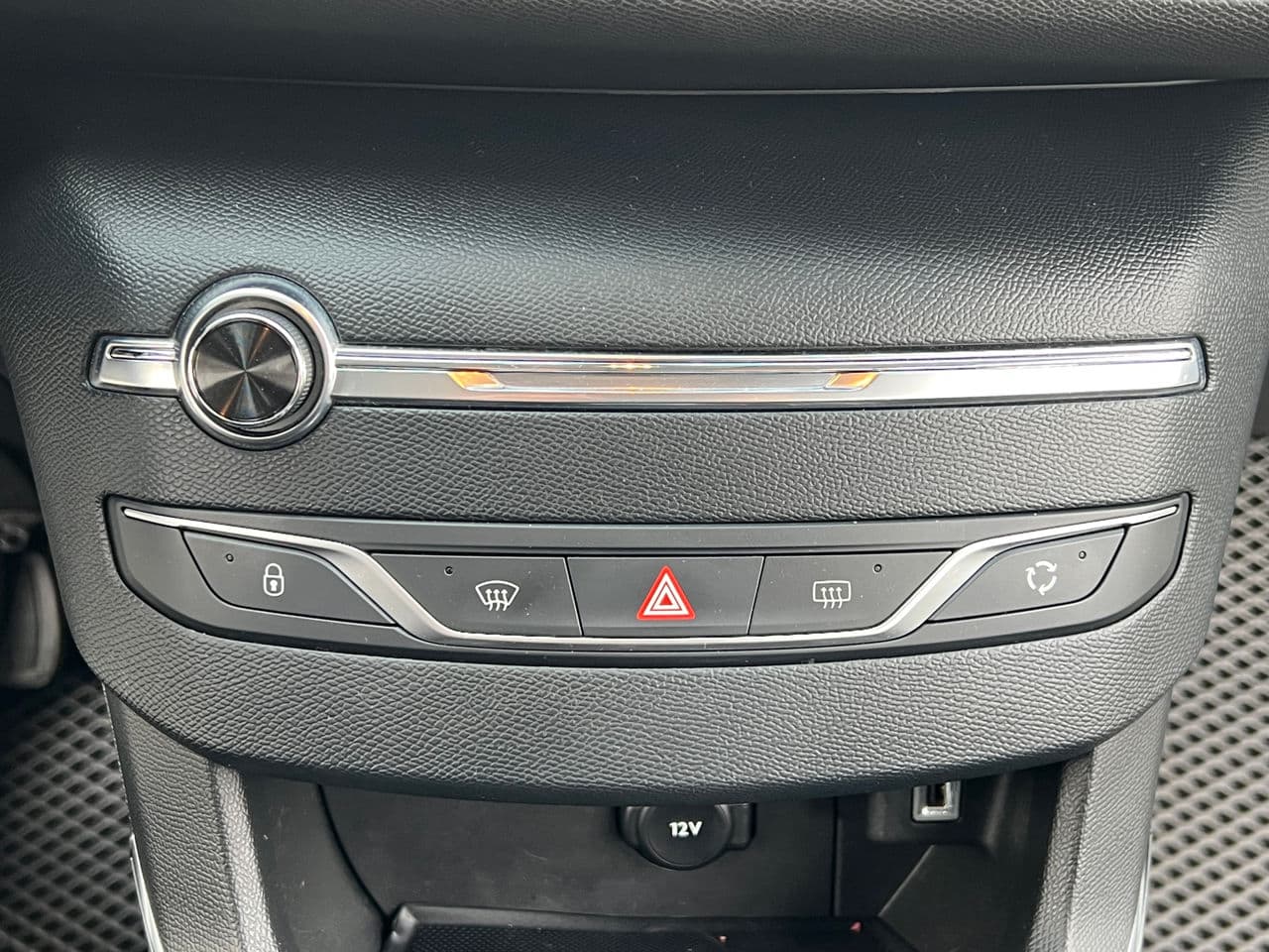 Peugeot 308 2019 — Миниатюра 10