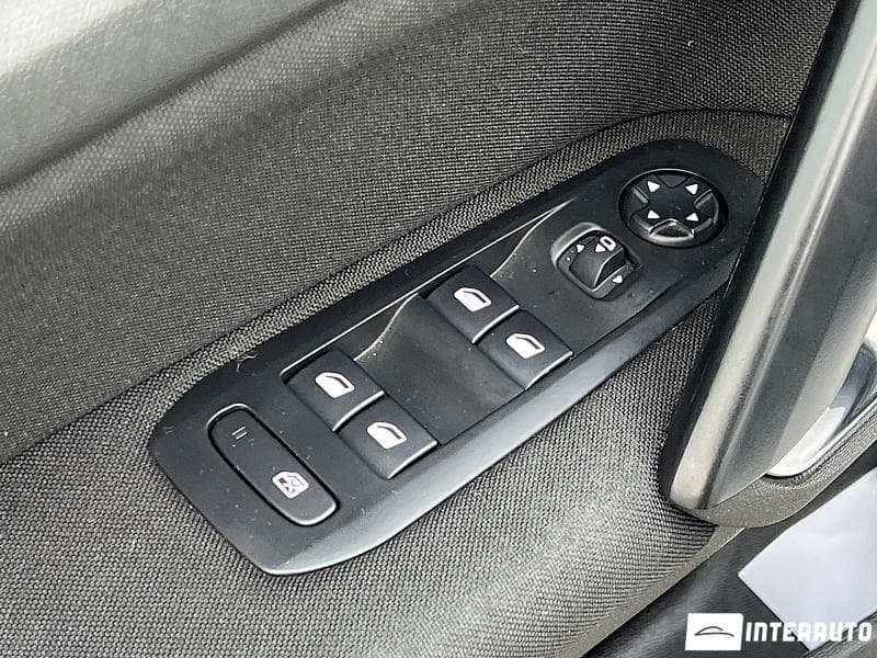 Peugeot 308 2019 — Миниатюра 16
