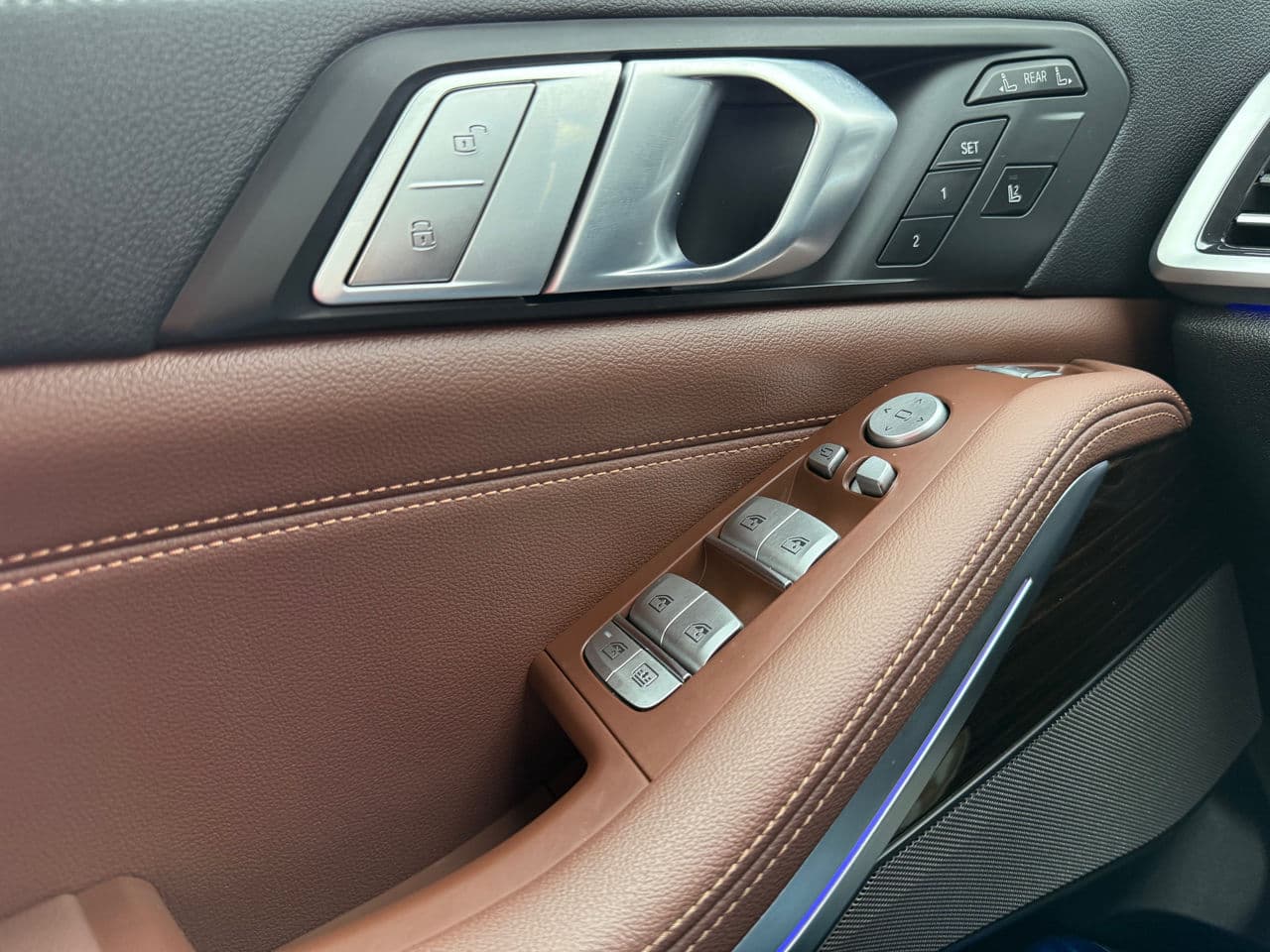 BMW X7 4.0i 2020 — Миниатюра 16
