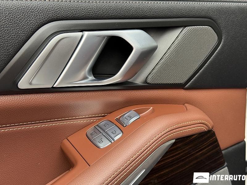 BMW X7 4.0i 2020 — Миниатюра 17