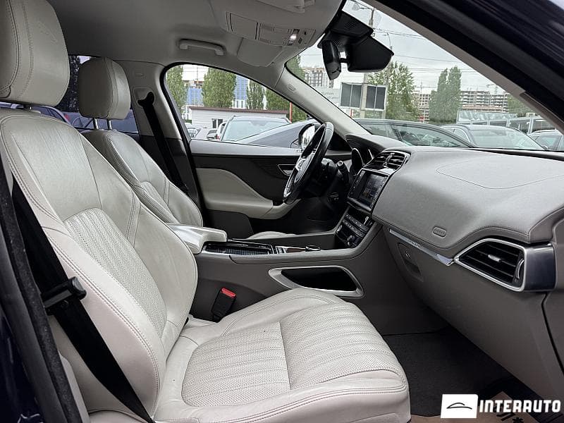 Jaguar F-Pace 2017 — Миниатюра 18
