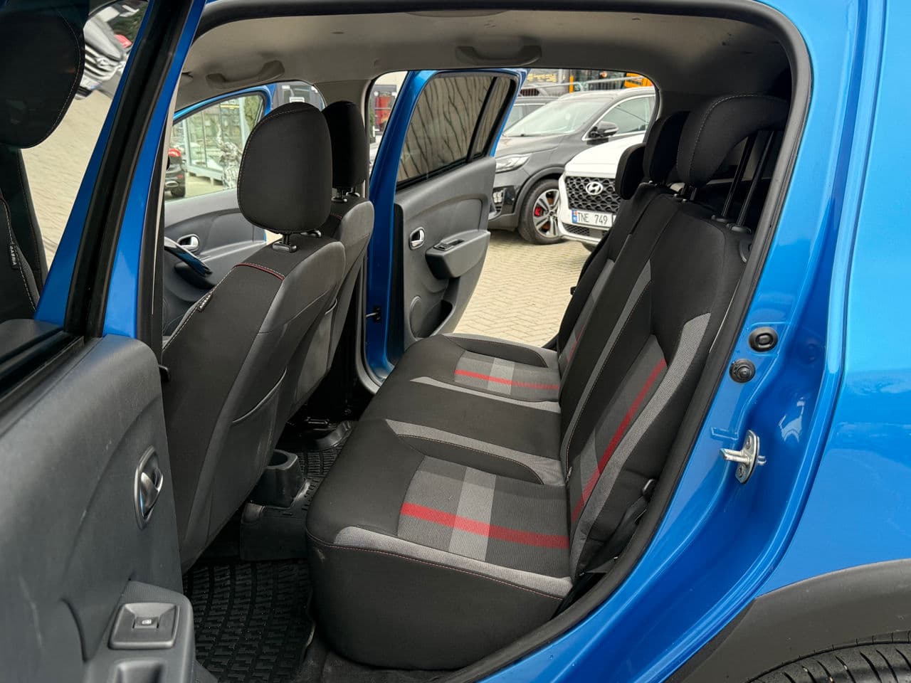 Dacia Sandero Stepway 2019 — Миниатюра 13