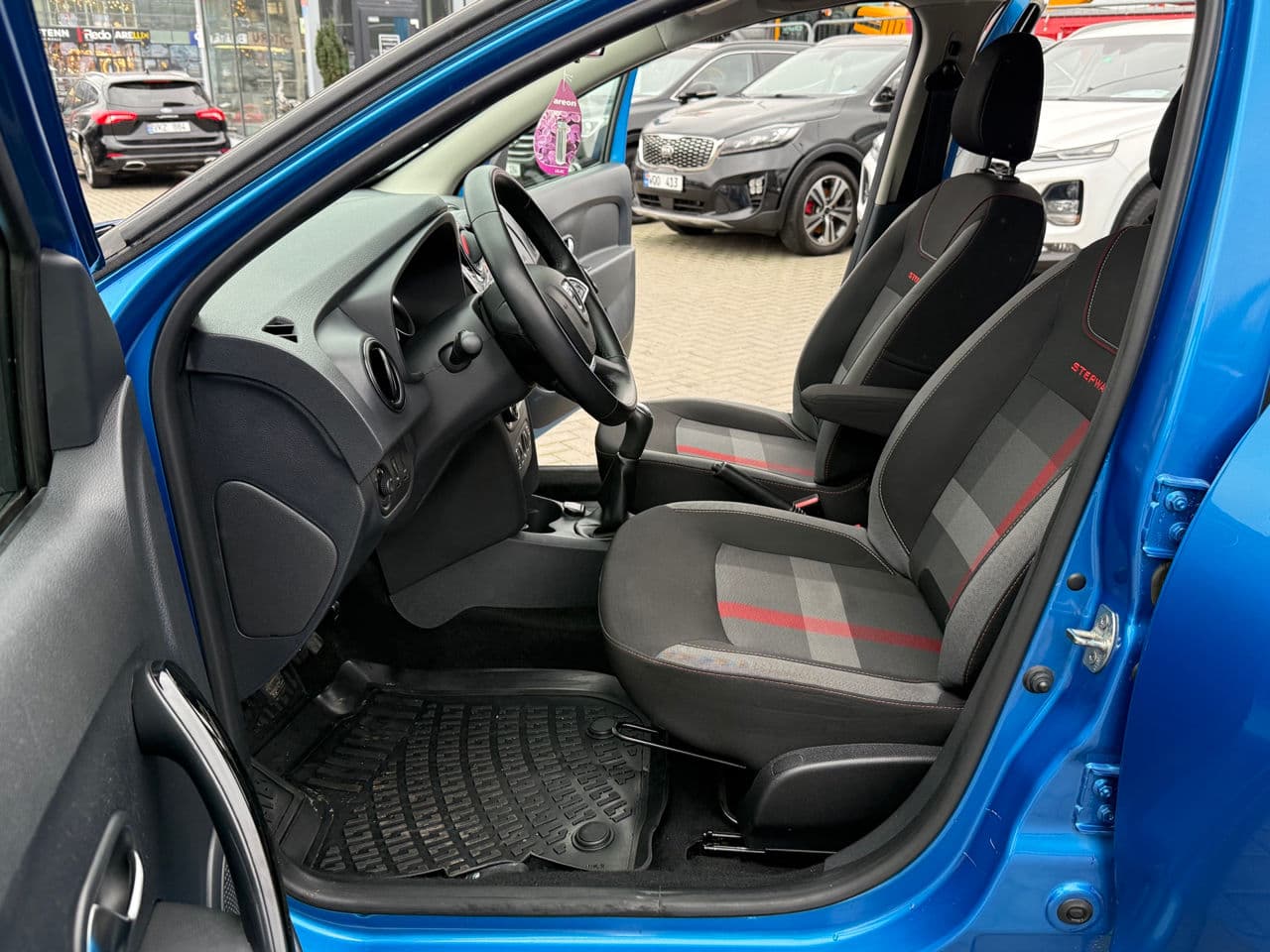 Dacia Sandero Stepway 2019 — Миниатюра 5