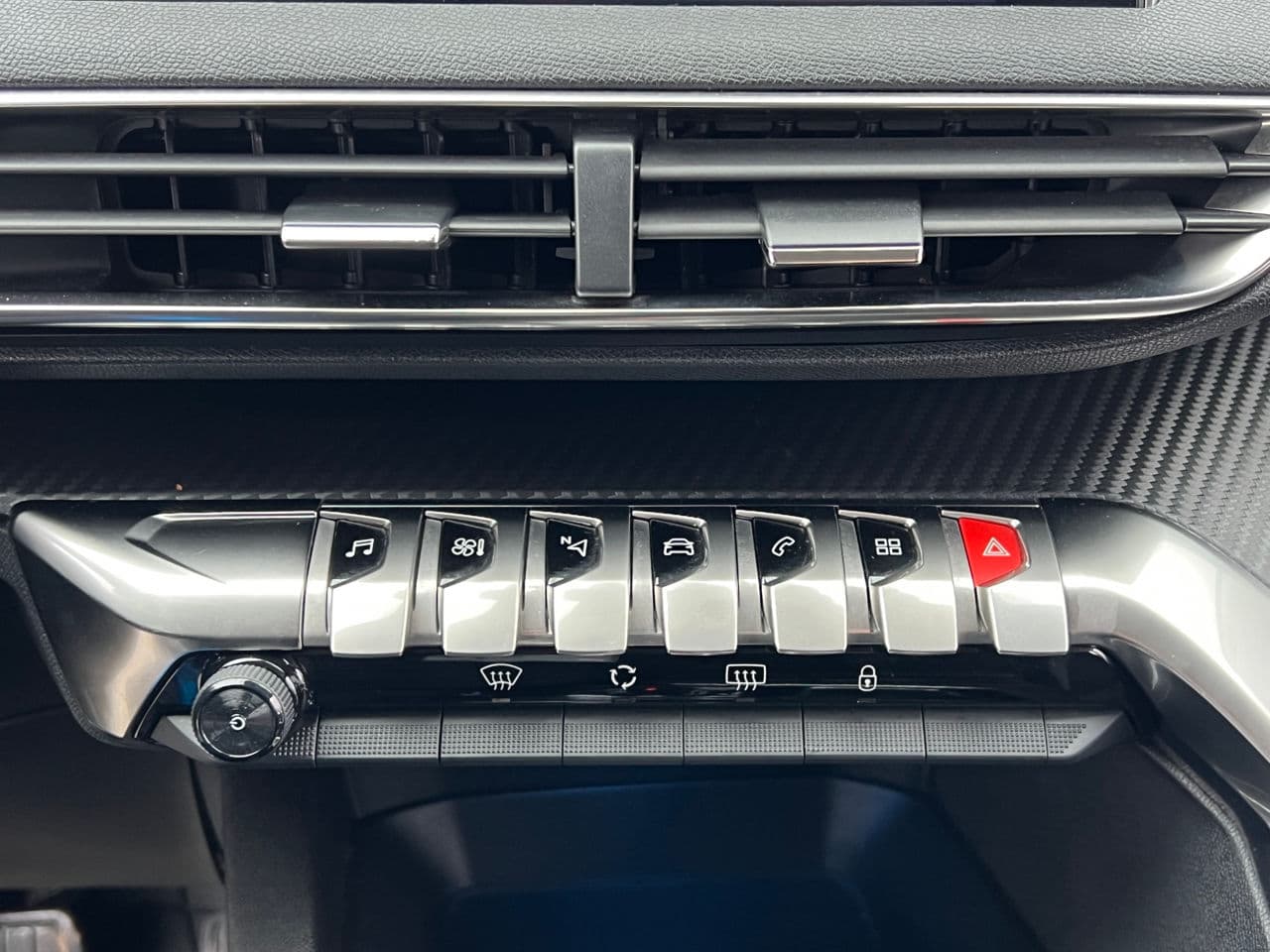 Peugeot 3008 2019 — Миниатюра 11