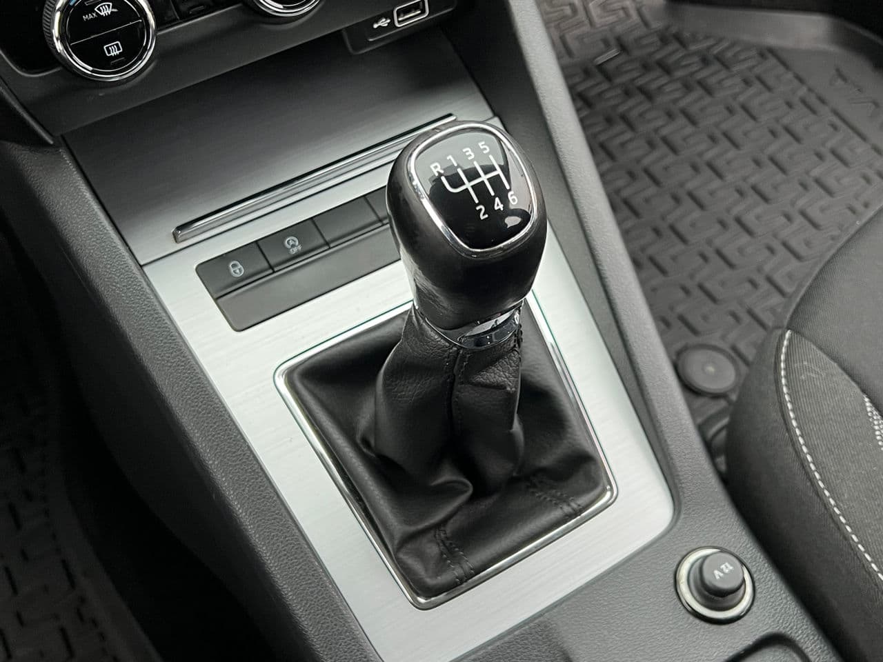 Skoda Octavia 2018 — Миниатюра 12