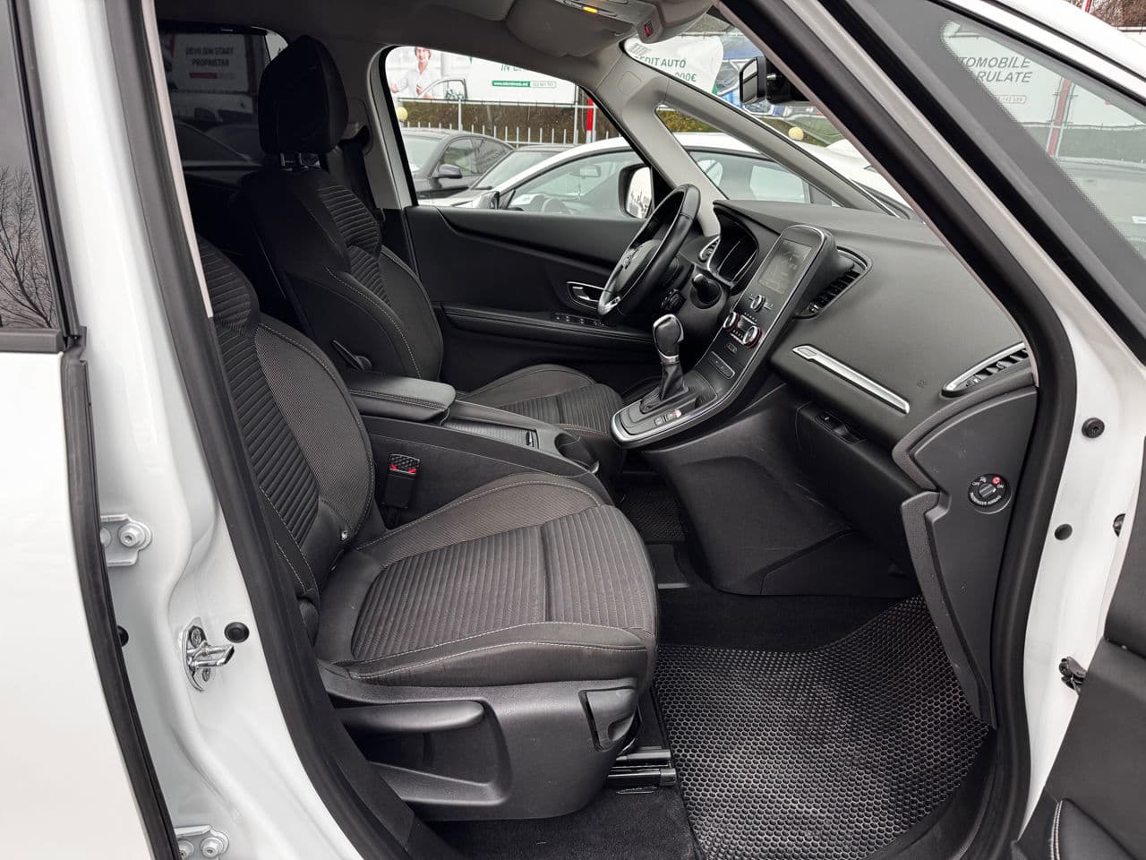 Renault Grand Scenic 2017 — Миниатюра 6