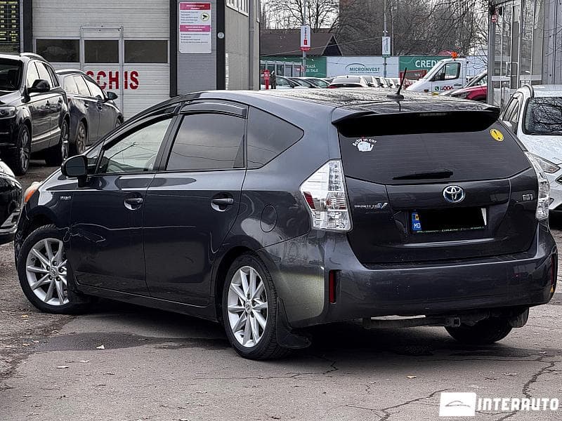 Toyota Prius Plus / V 2012 — Миниатюра 2