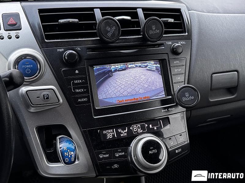 Toyota Prius Plus / V 2012 — Миниатюра 10