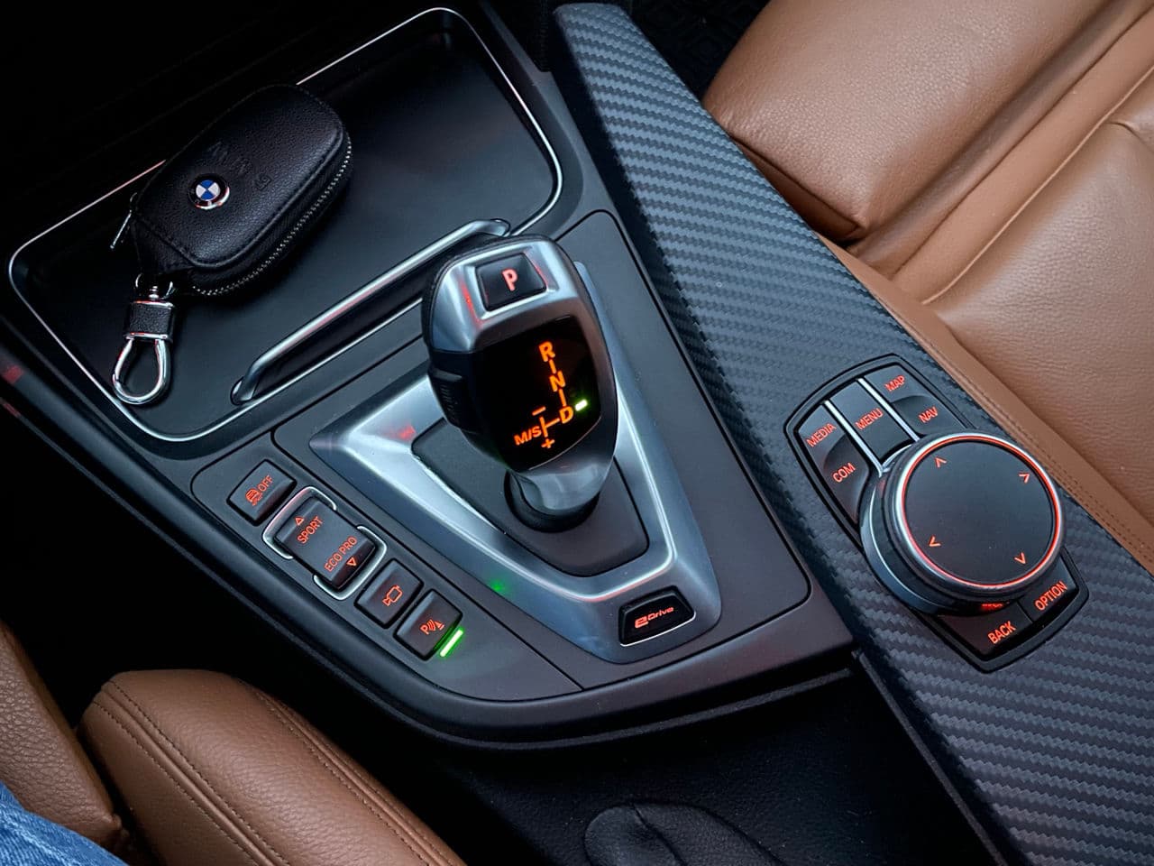 BMW 330E 2017 — Миниатюра 13