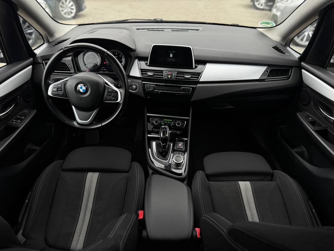 BMW 216d 2019 — Миниатюра 6