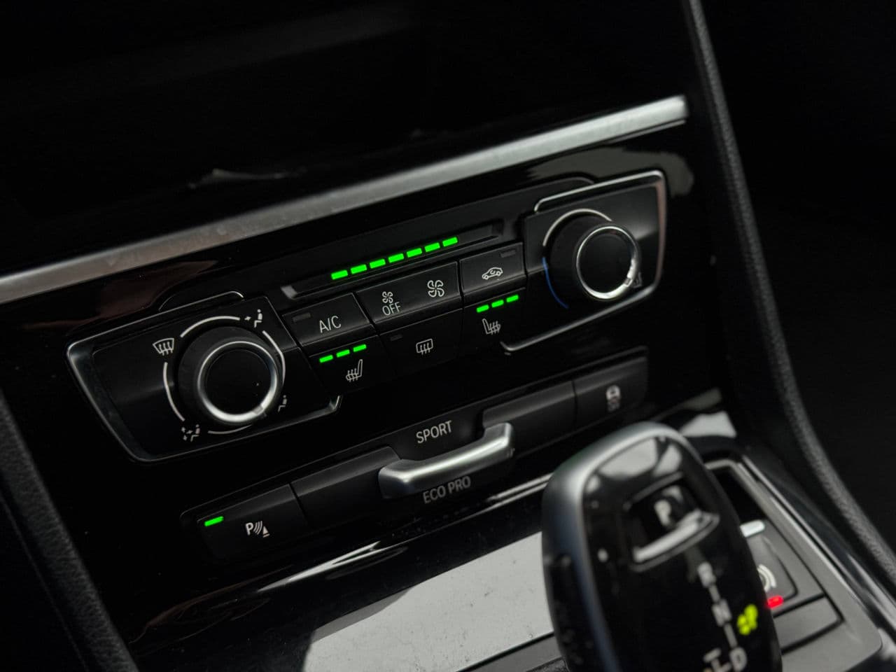 BMW 216d 2019 — Миниатюра 12