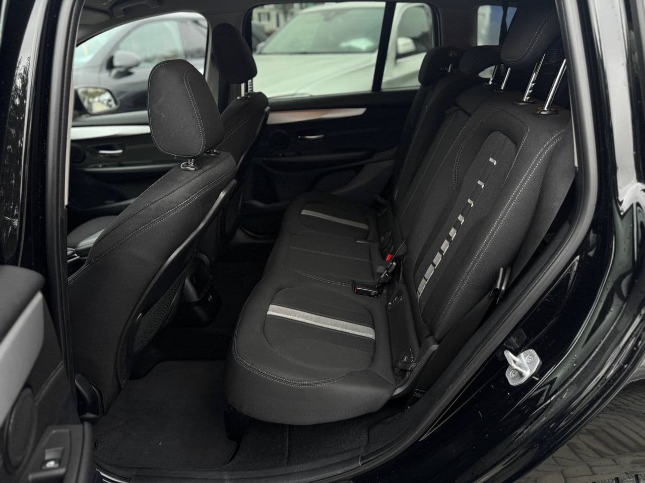 BMW 216d 2019 — Миниатюра 14