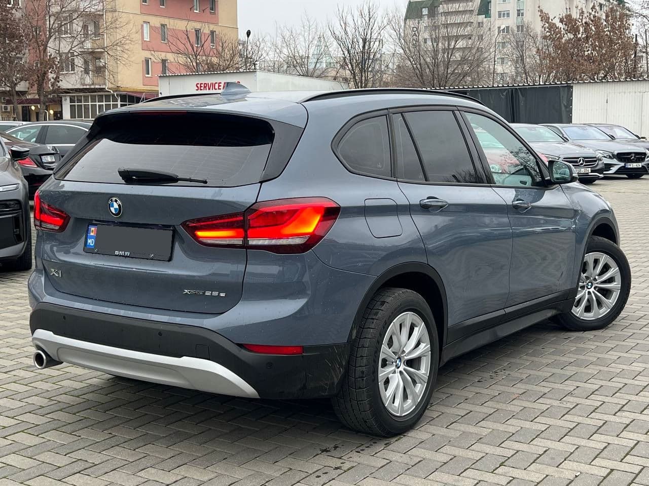 2021 BMW X1 2.5e — Miniatură 2
